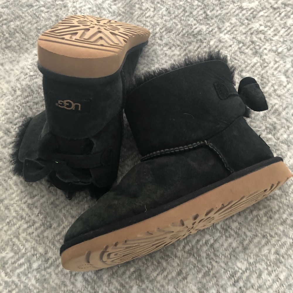 Short Black Uggs